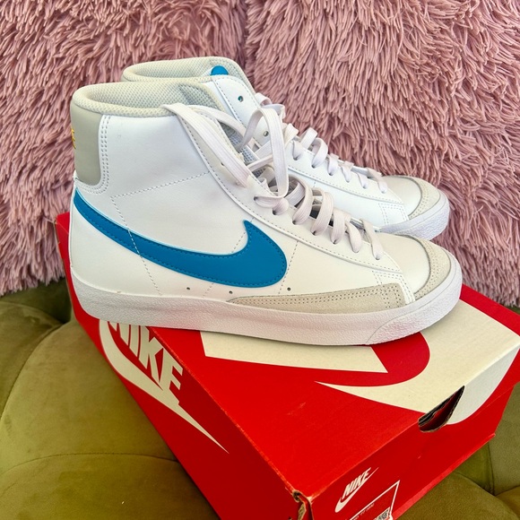 Nike Blazer Mid ‘77 (GS) big kids size 6Y - (cm= 24) women’s sizing in photos - Picture 2 of 12